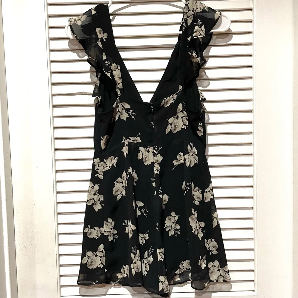 kimchi Blue UO Women’s Floral Romper - Picture 6 of 13